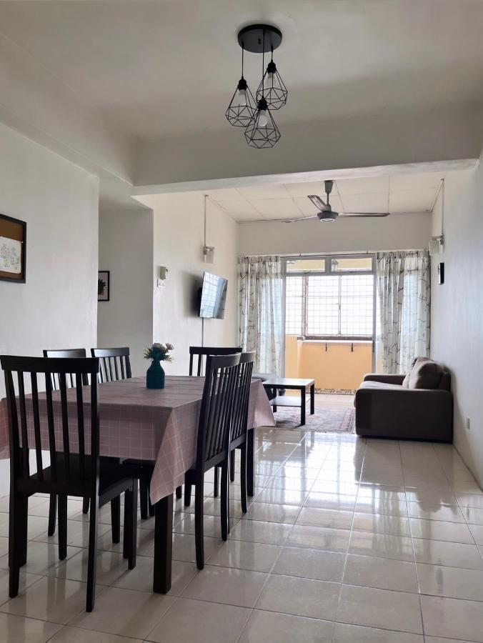 Homestay Vista3A At Vista Seri Putra Kajang Exterior photo