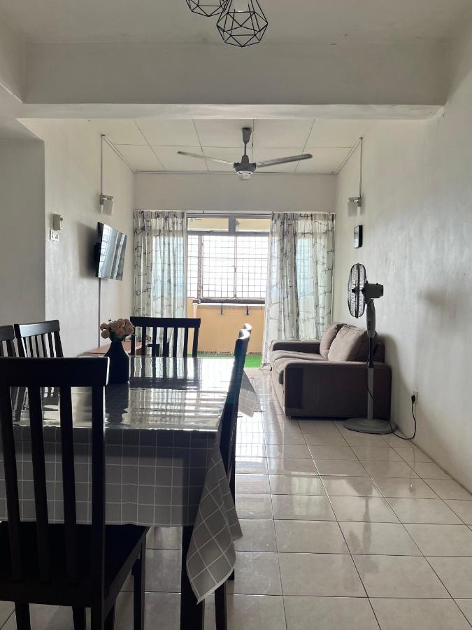 Homestay Vista3A At Vista Seri Putra Kajang Exterior photo